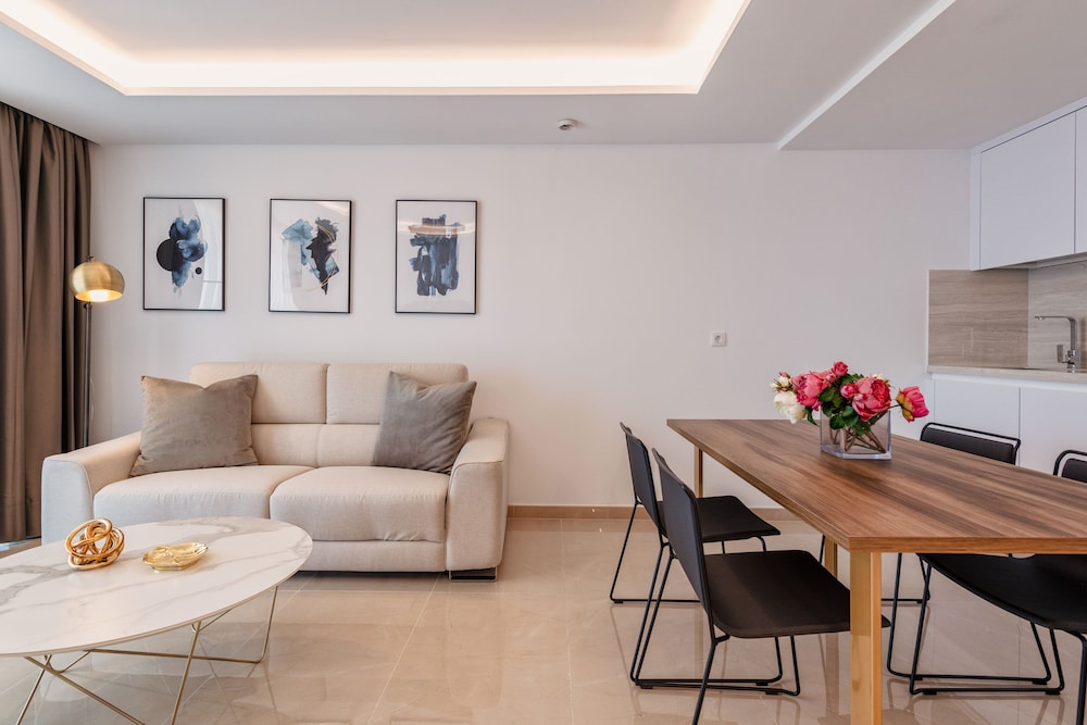 

Genova - Playa del Cura - Grand Horizon Luxury Boutique Apartments