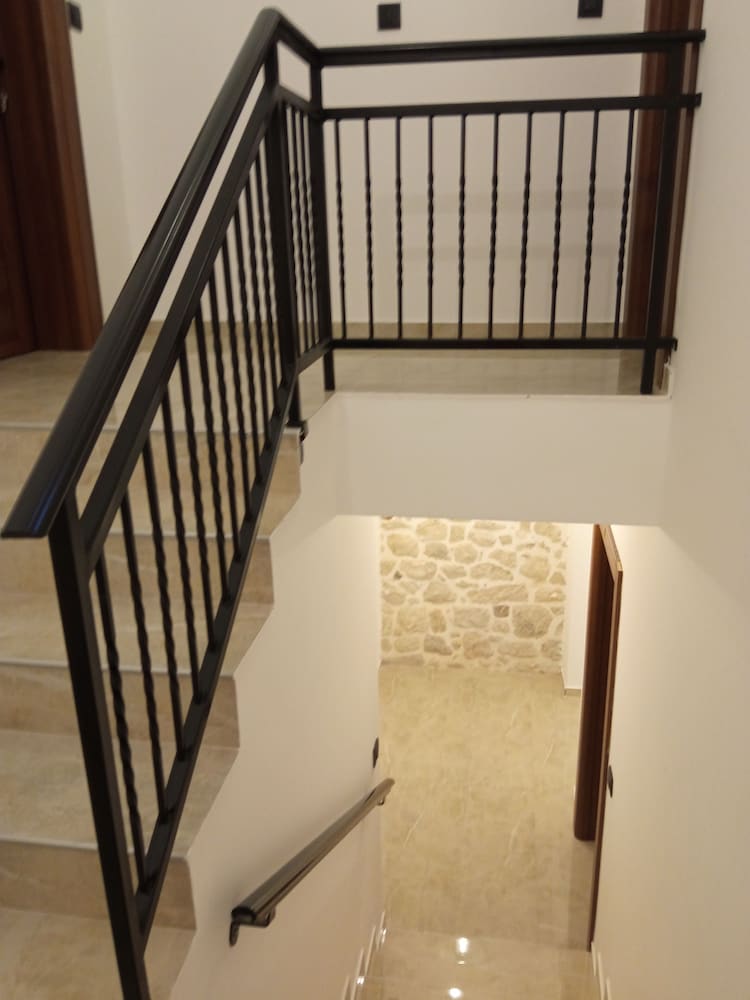 

Milano - Cetinje - Apart hotel Fantasia