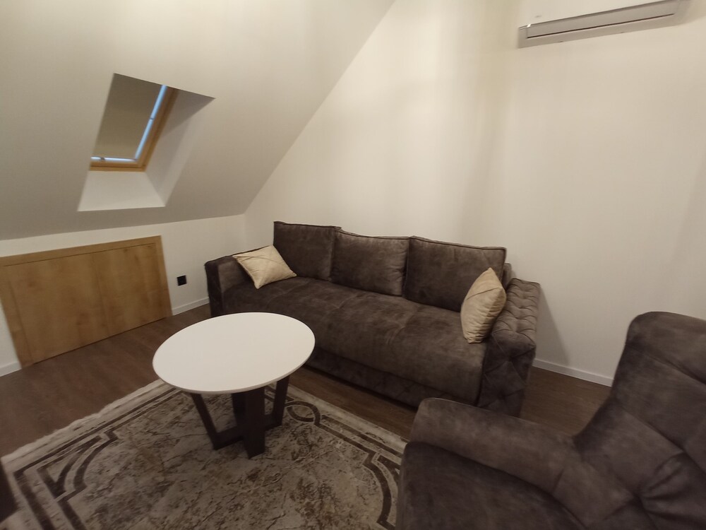 

Brindisi - Cetinje - Apart hotel Fantasia