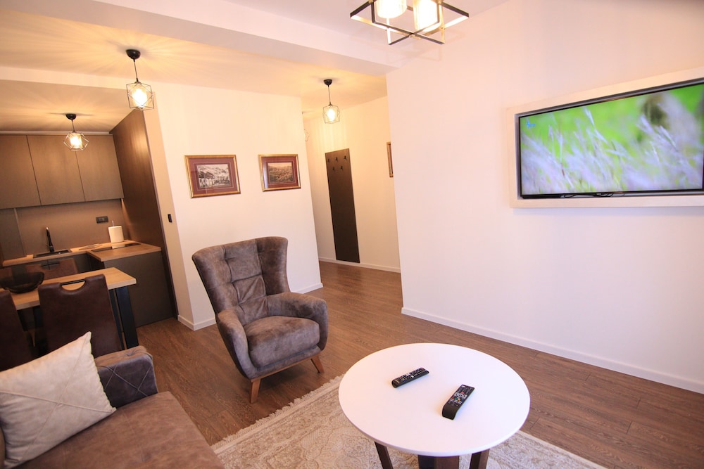 

Roma - Cetinje - Apart hotel Fantasia