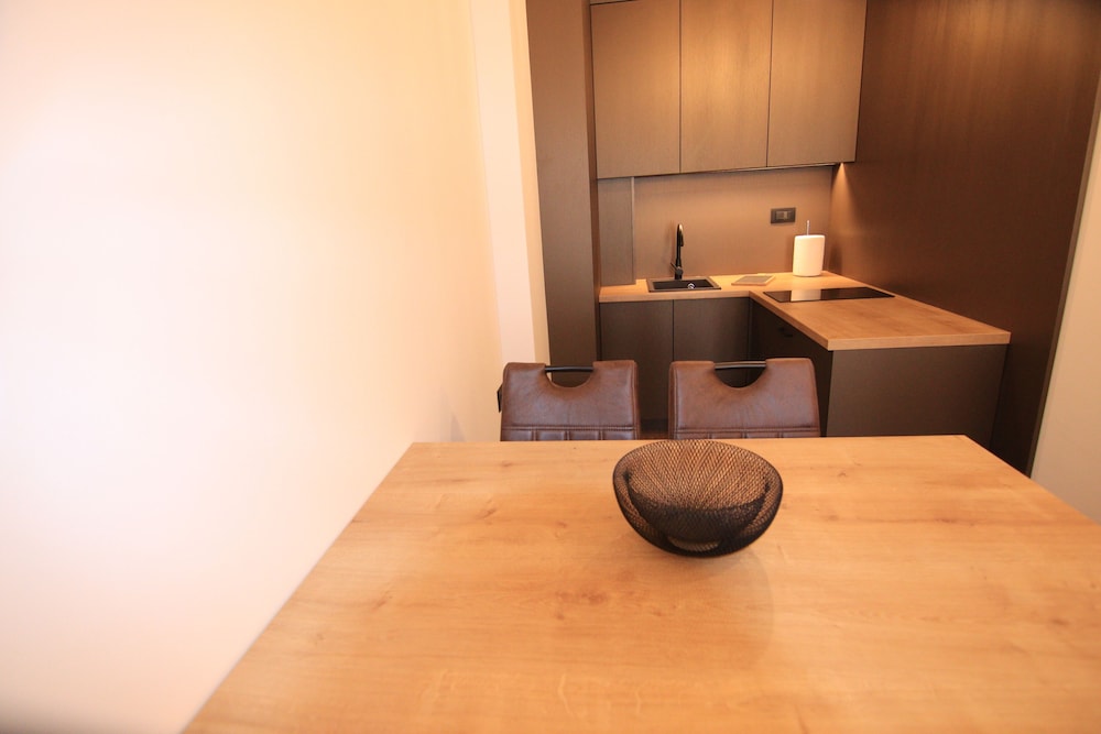 

Milano - Cetinje - Apart hotel Fantasia