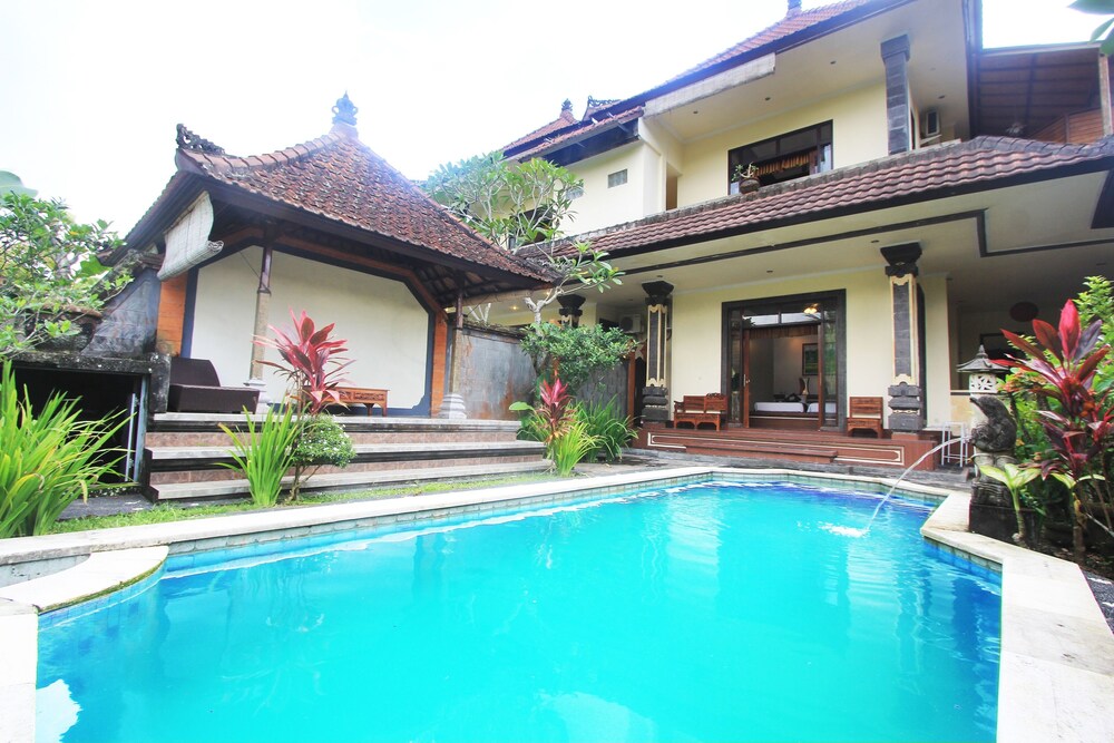 

Milano - Penatih - SUARA SIDHI Villa Ubud Bali