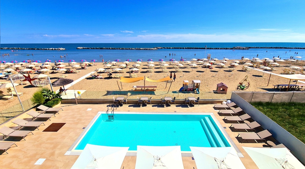 

Roma - Riviera Romagnola, Mare Italia - You & Me Beach Hotel