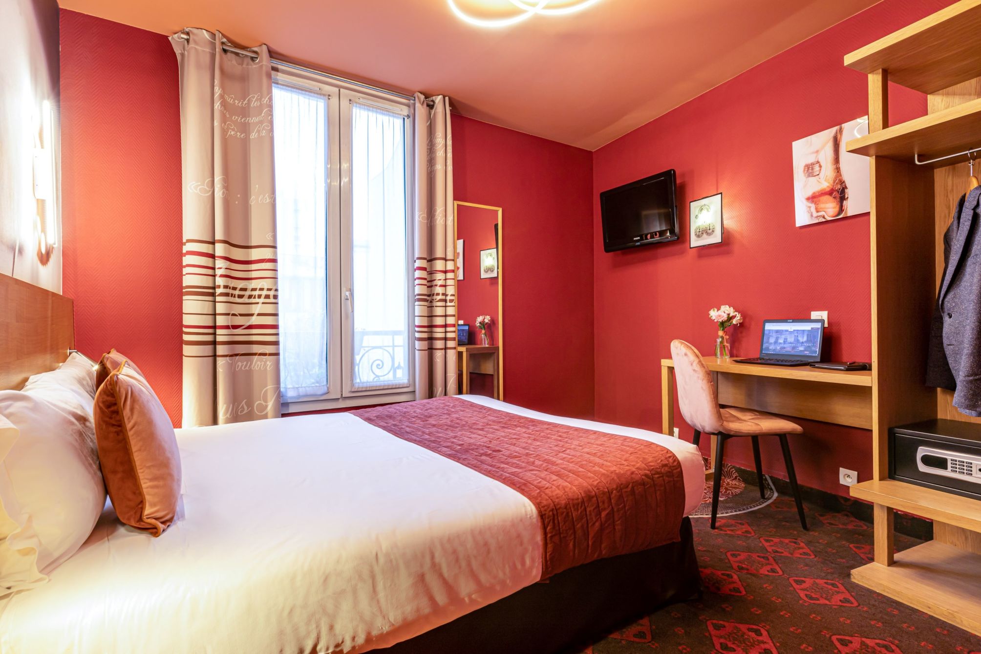 

Napoli - Châtillon (Ile-de-France) - Hotel Ariane Montparnasse by Patrick Hayat