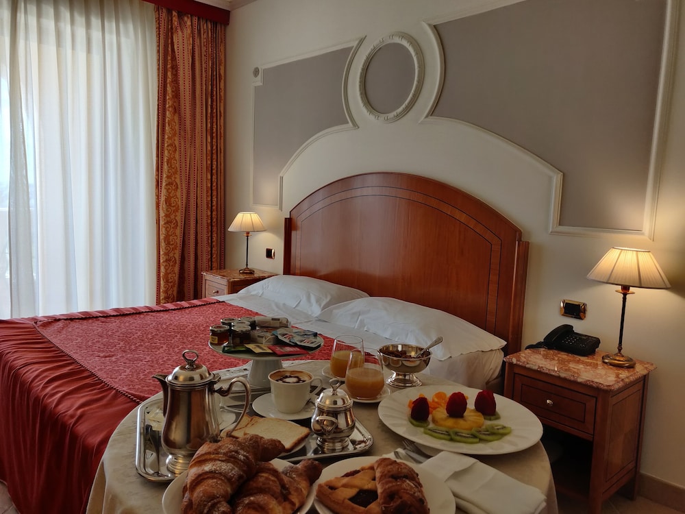 

Roma - Roccella Jonica - Parco dei Principi Hotel