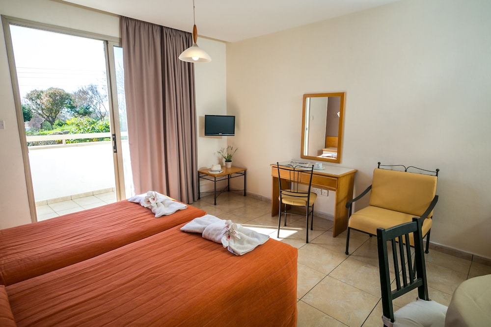 

Roma - Kissonerga - Crystallo Apartments