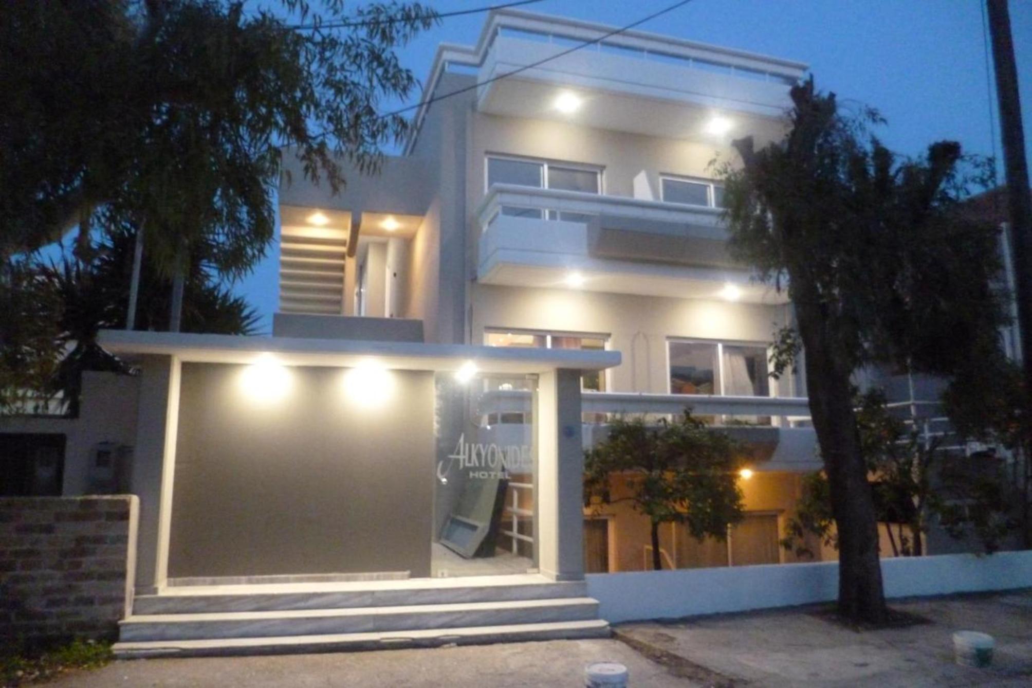 

Verona - Ixiá - Alkyonides Boutique Hotel