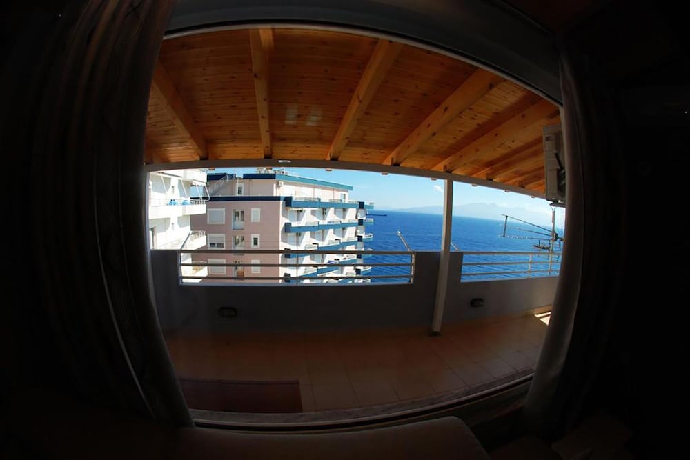 

Trieste - Sarandë - Hotel Vila Alvin & Apartments