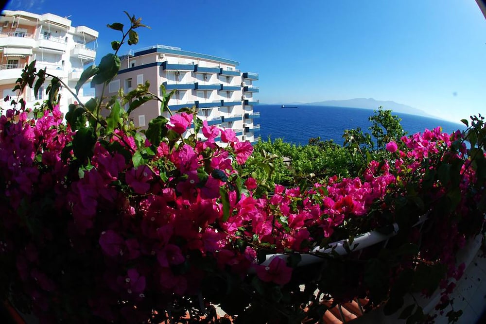 

Roma - Sarandë - Hotel Vila Alvin & Apartments