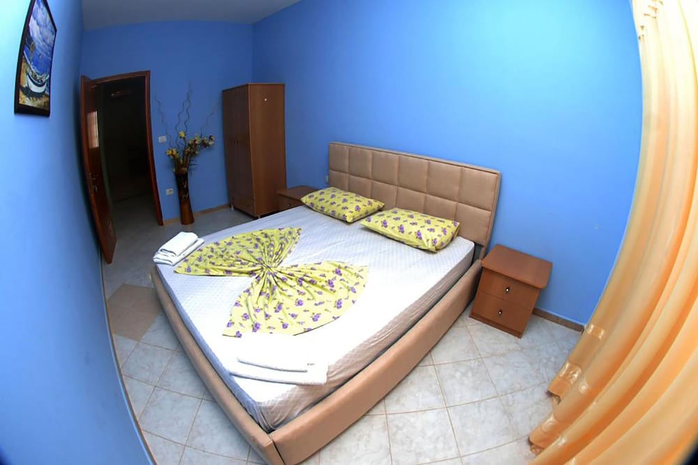 

Bari - Costa albanese - Hotel Vila Alvin & Apartments