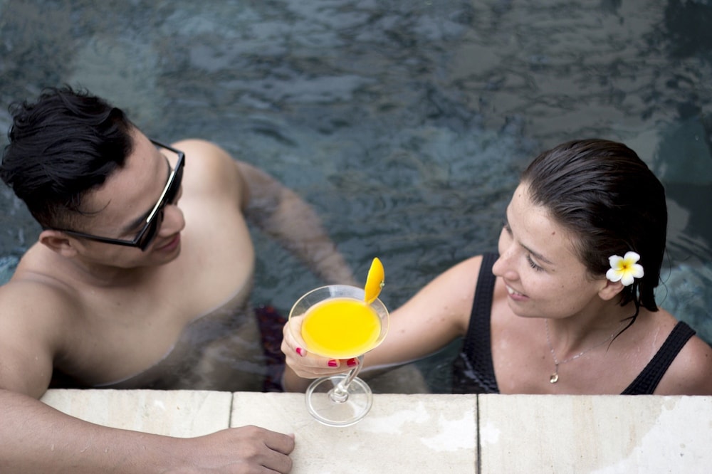 

Bari - Sanur Beach - Swiss-Belhotel Rainforest