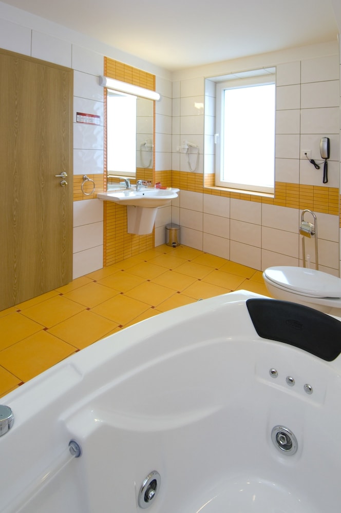 

Milano - Braşov - Hotel Ambient