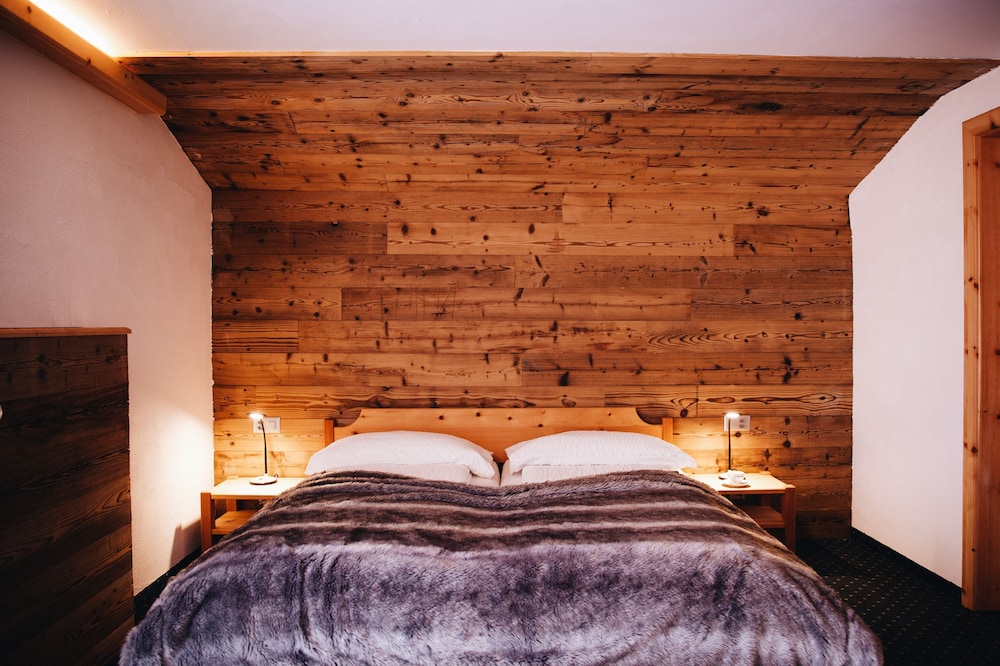 

Milano - St. Moritz, Montagna Svizzera - Hotel Grischuna