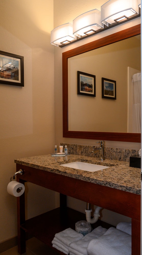 

Milano - Charleston (SC) - Comfort Inn & Suites Patriots Point