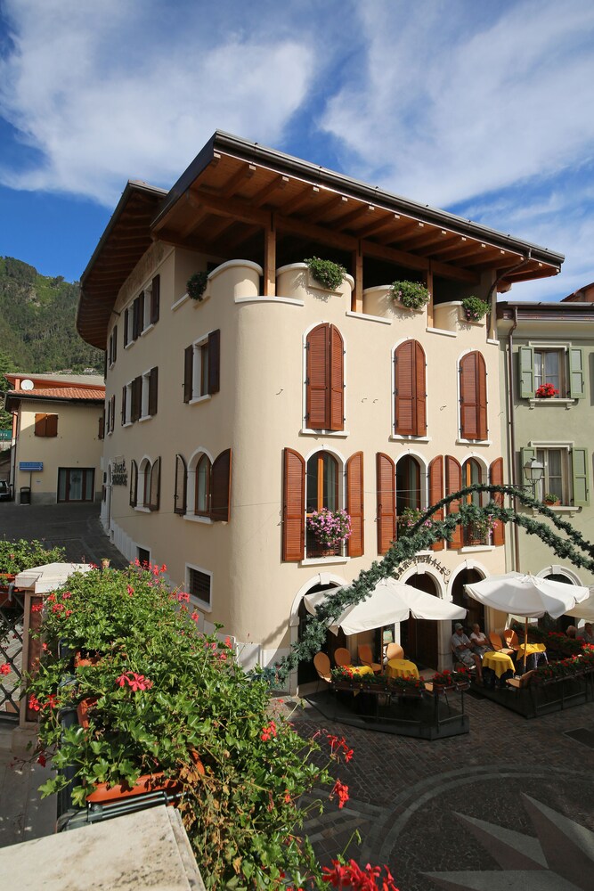 

Milano - Gargnano - Garnì Hotel Tignale, GTSGroup