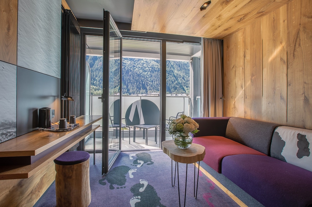 

Milano - Chamonix - Monte Bianco - Alpina Eclectic Hotel