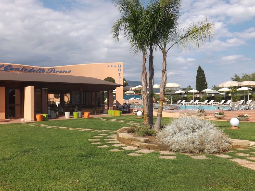 

Milano - Terracina - Hotel Ristorante Al Canto delle Sirene