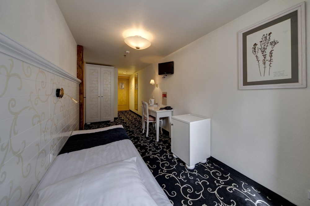 

Milano - Tallinn - Meriton Old Town Garden Hotel