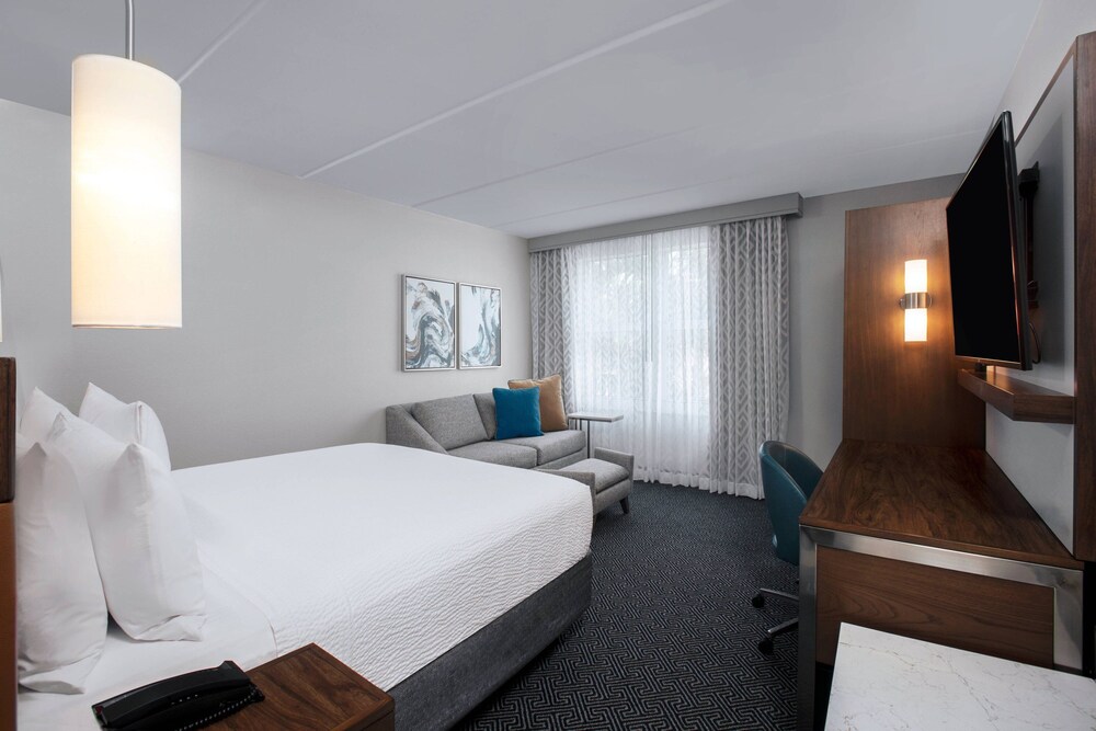 

Venezia - Sunny Isles Beach - Courtyard by Marriott Miami Aventura Mall