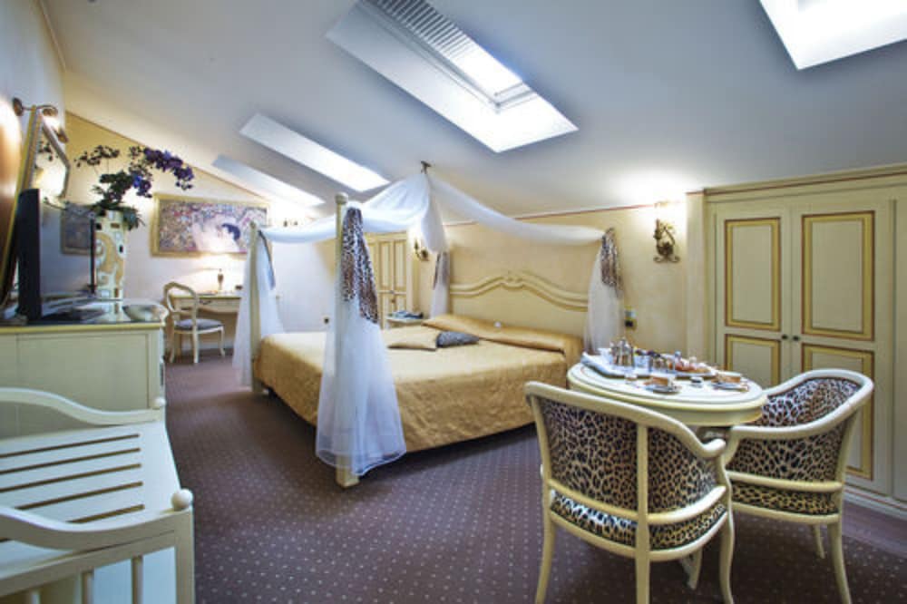 

Palermo - Montichiari - Vip's Motel Luxury Accommodation & Spa