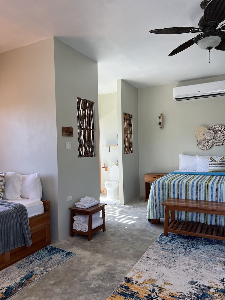 

Roma - Treasure Beach - Bramble Beach Villa