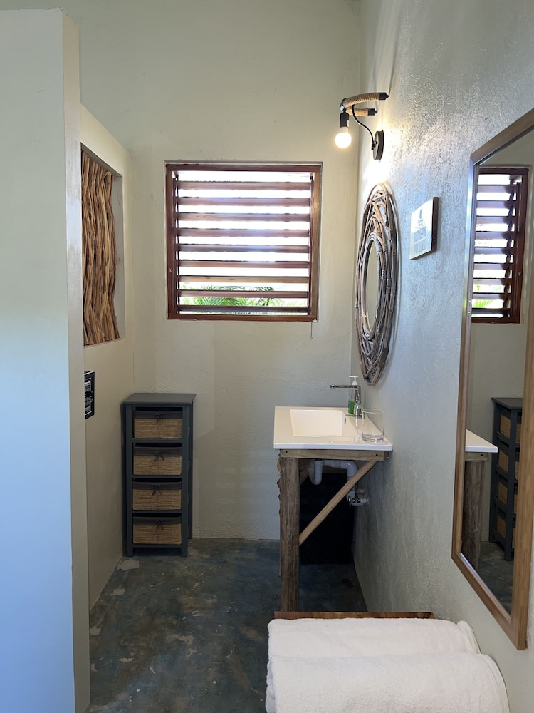 

Bologna - Treasure Beach - Bramble Beach Villa