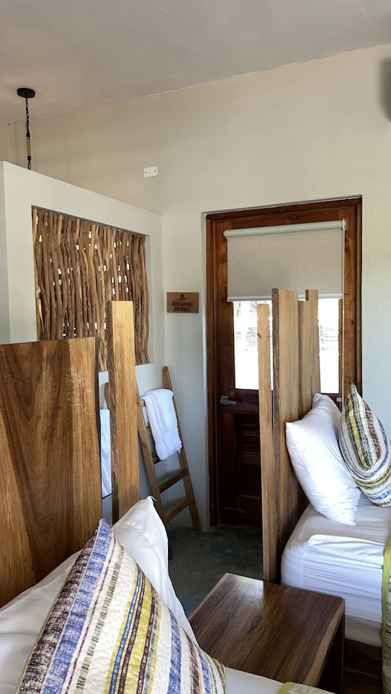 

Roma - Treasure Beach - Bramble Beach Villa