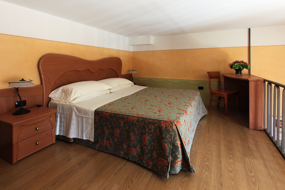 

Catania - Parma - Residence Liberty