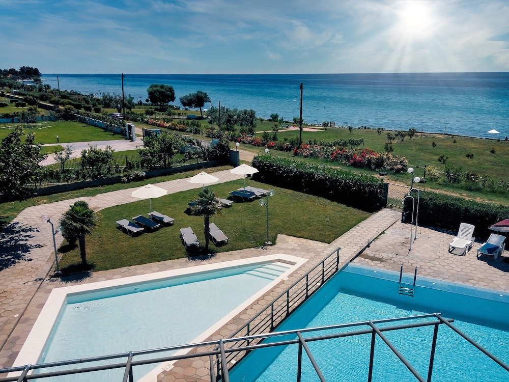 

Roma - Polychrono - Skion Palace Beach Hotel - Bungalows Boutique