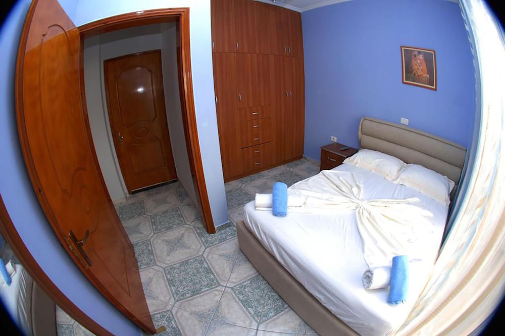 

Roma - Sarandë - Hotel Vila Alvin & Apartments