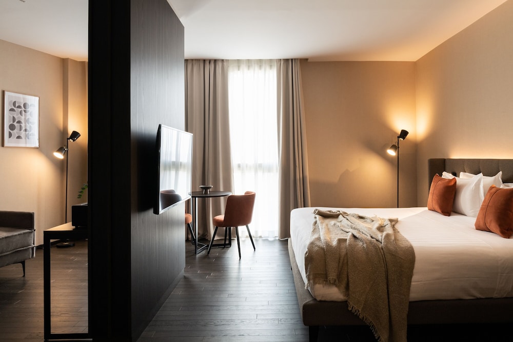 

Roma - Rho (Fiera) - Litta Palace Milano
