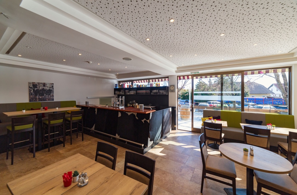 

Roma - Himberg - Arion Airport Hotel