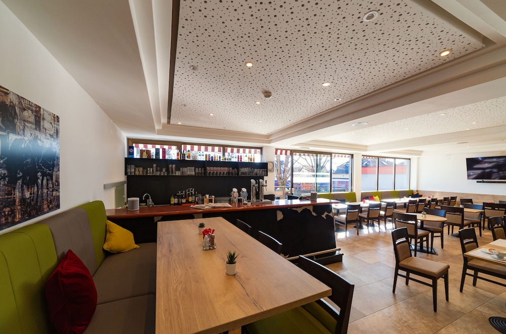 

Roma - Himberg - Arion Airport Hotel