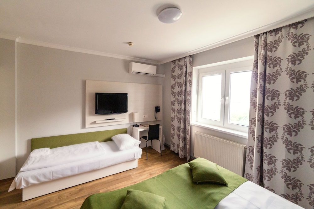 

Cagliari - Vienna, Aeroporto Internazionale di Vienna - Arion Airport Hotel
