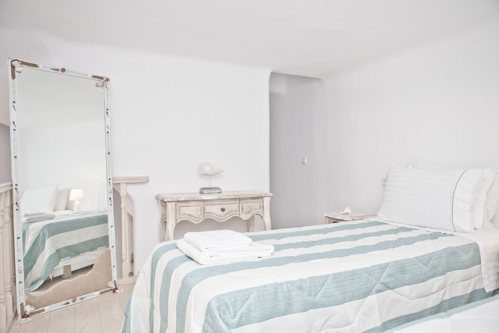 

Milano - Kalo Livadi - Niriides Homes & Villas