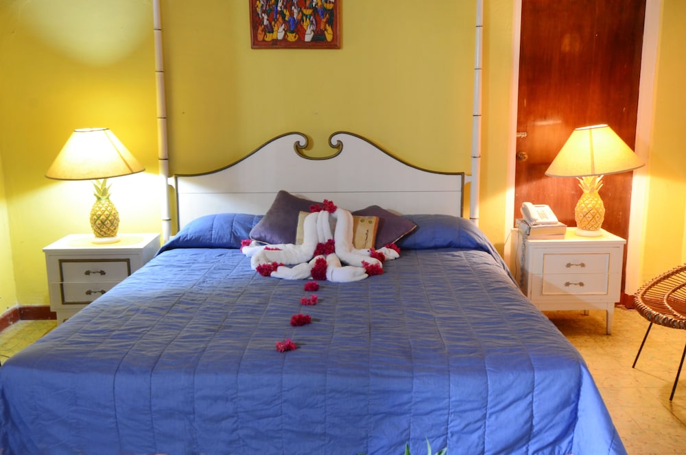

Catania - Montego Bay - Verney House Resort