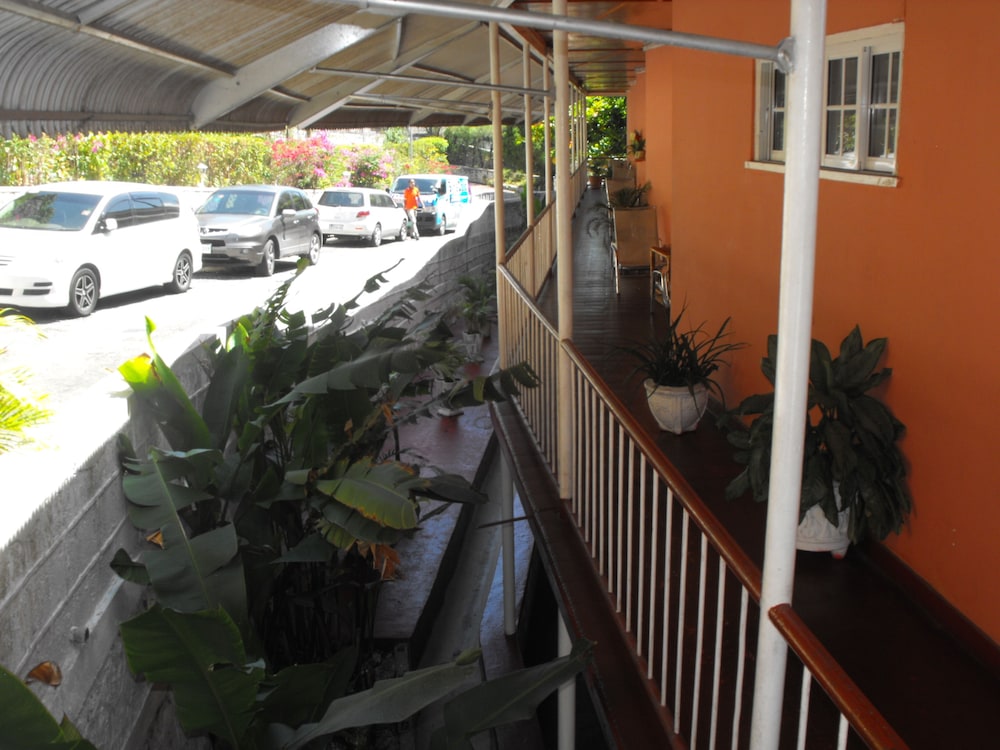 

Verona - Montego Bay - Verney House Resort