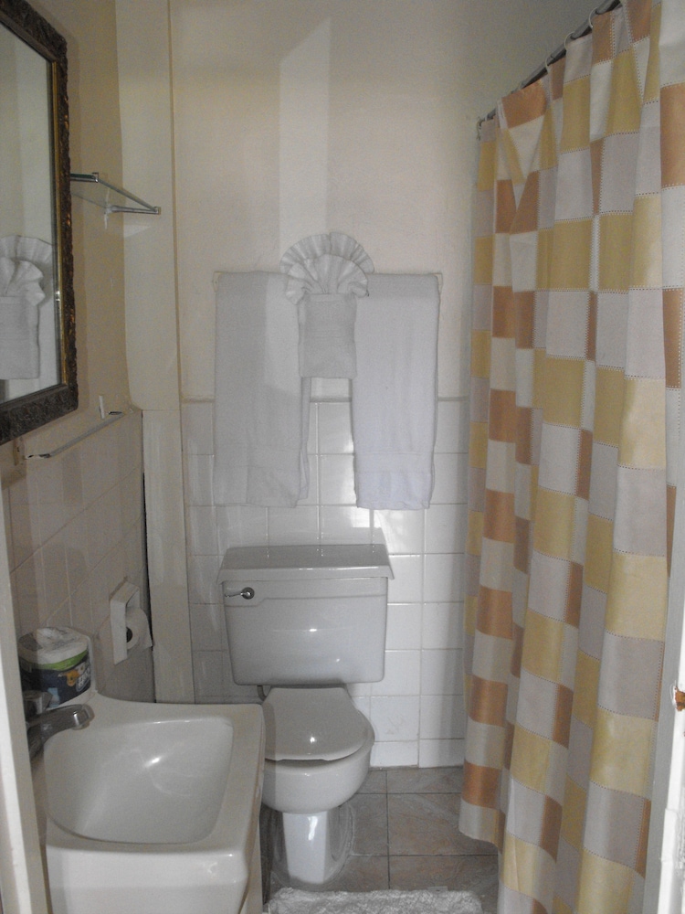 

Reggio Calabria - Montego Bay - Verney House Resort