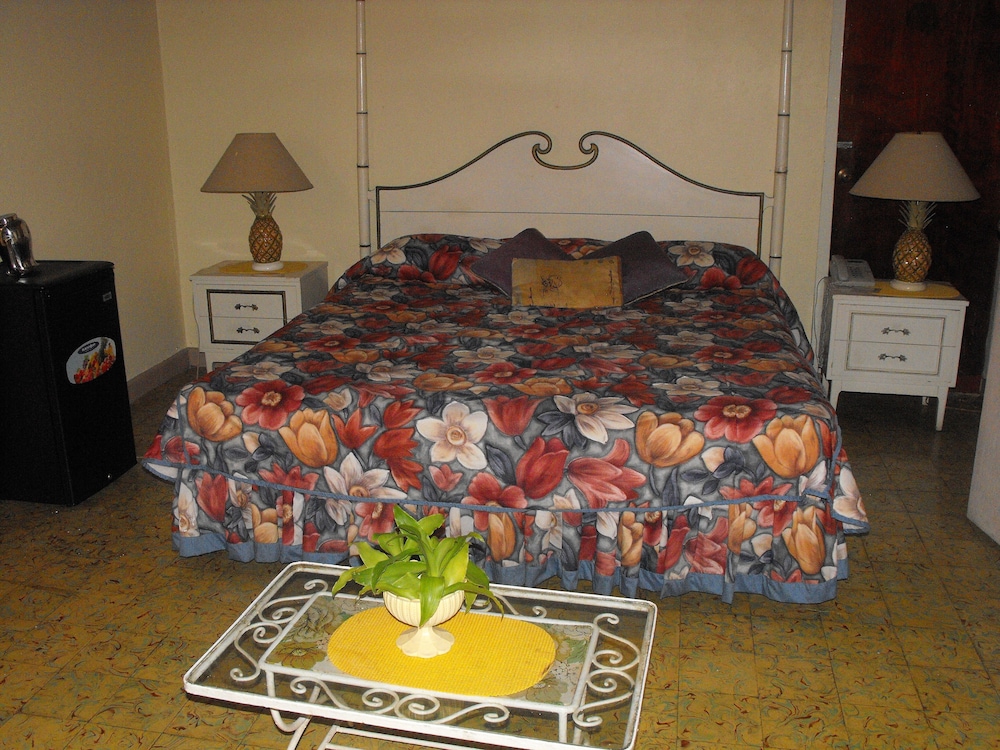 

Napoli - Montego Bay - Verney House Resort