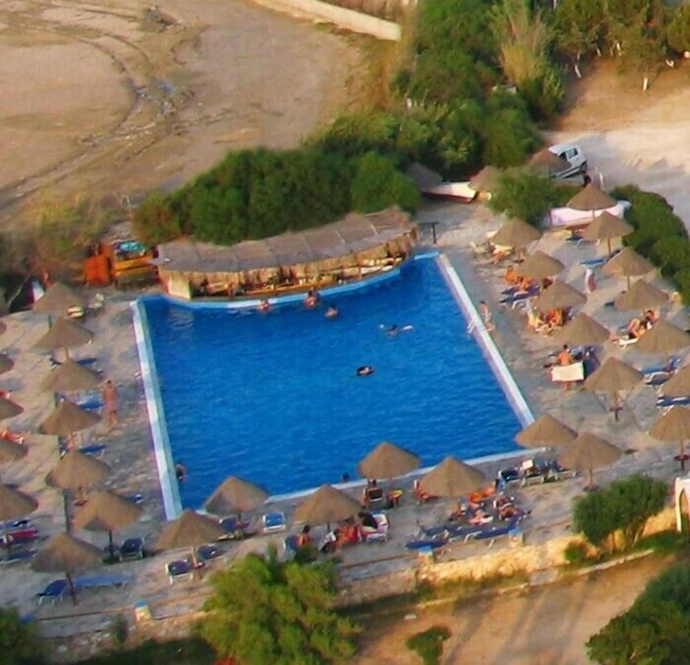 

Milano - Naousa, Paros - Surfing Beach Village Paros