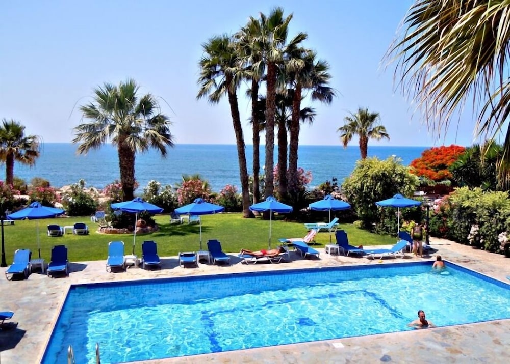 

Milano - Kissonerga - Rododafni Beach Apartments