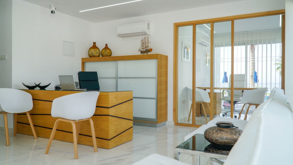 

Torino - Coral Bay - Rododafni Beach Apartments