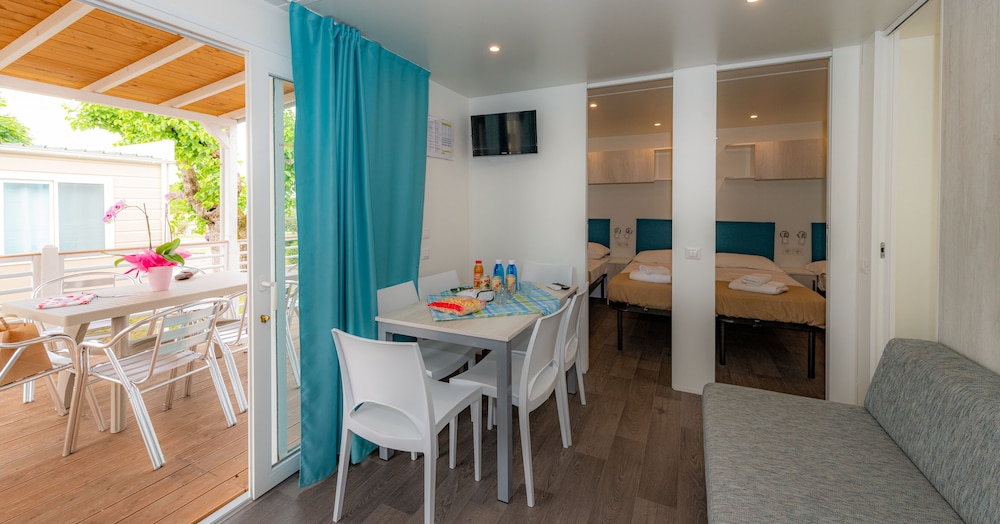 

Napoli - Peschiera del Garda - The Garda Village