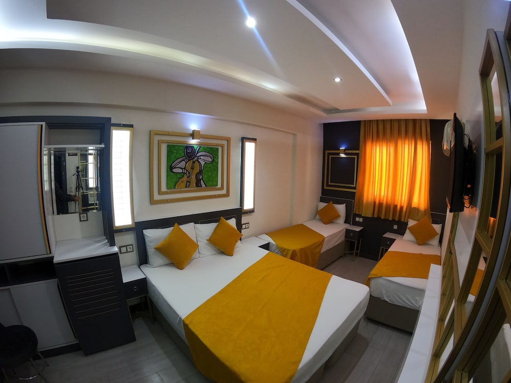 

Milano - Lara - Exporoyal Hotel