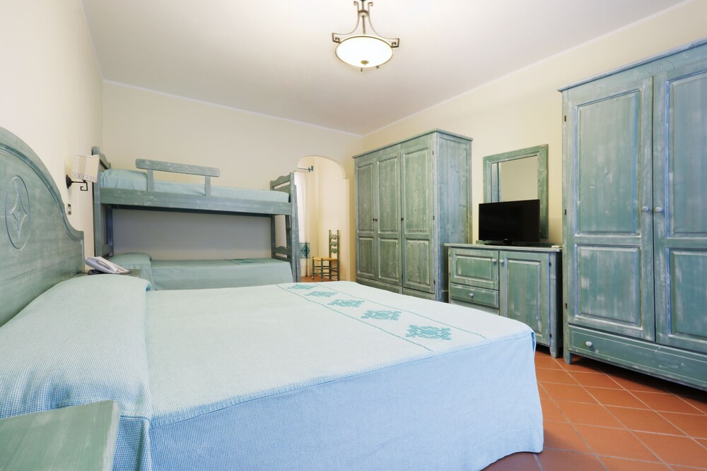 

Venezia - Olbia - Hotel Baia Aranzos