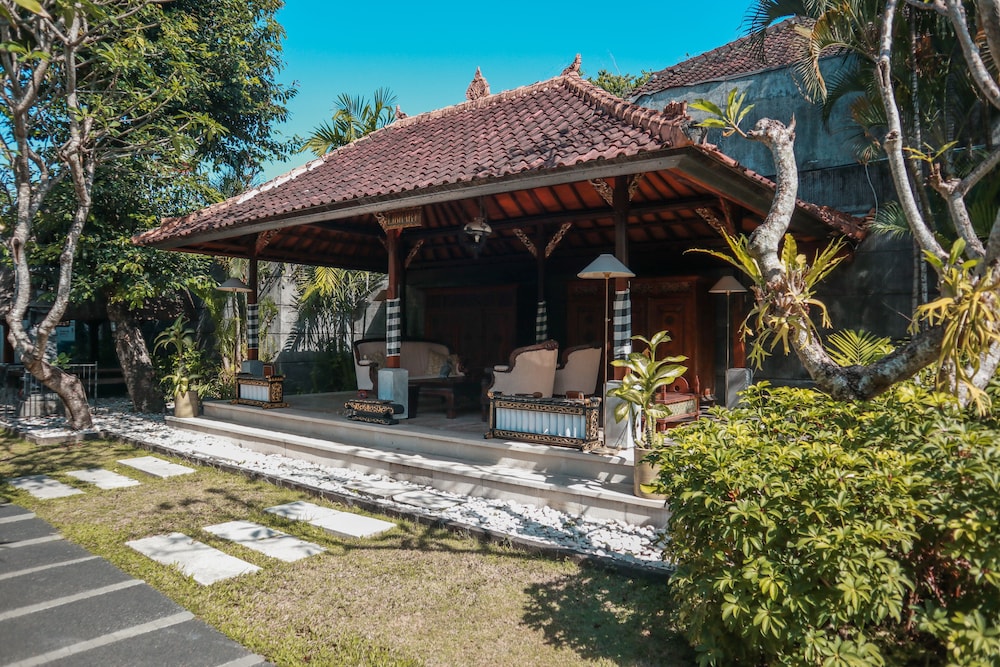 

Brindisi - Ketewel - The Cakra Hotel