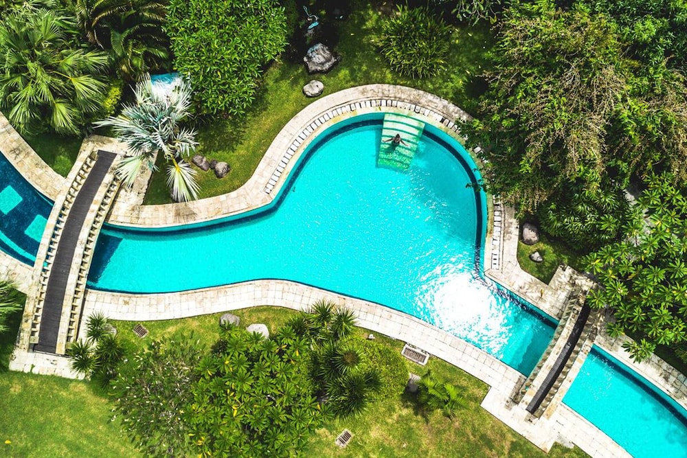 

Milano - Ketewel - The Cakra Hotel