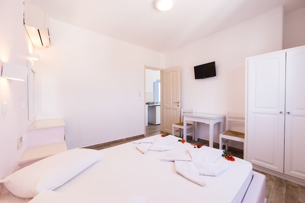 

Milano - Parikia - Stratos Apartments & Studios