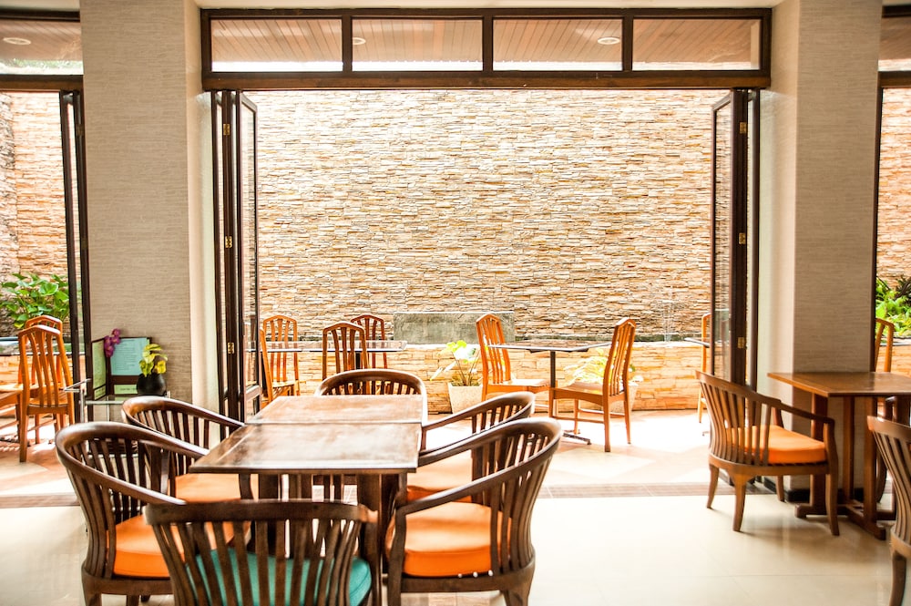 

Roma - Wichit - Crystal Inn Phuket