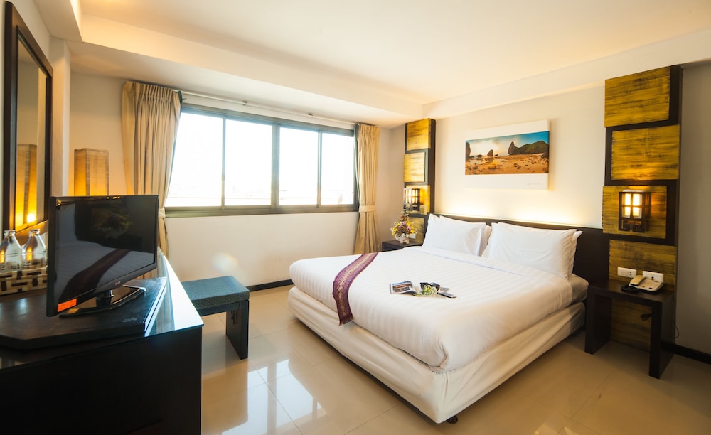 

Roma - Wichit - Crystal Inn Phuket